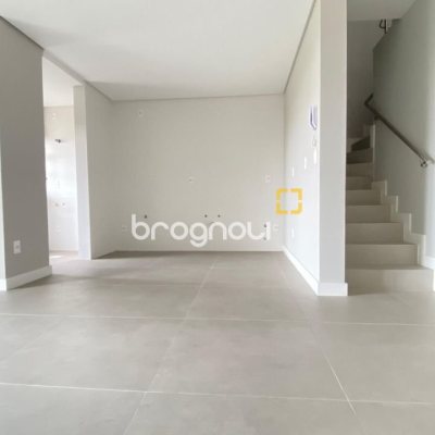 Apartamento com 90m², 2 quartos (sendo 1 suíte), 1 garagem, no bairro Ingleses em Florianópolis