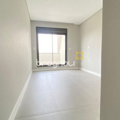Apartamento com 90m², 2 quartos (sendo 1 suíte), 1 garagem, no bairro Ingleses em Florianópolis