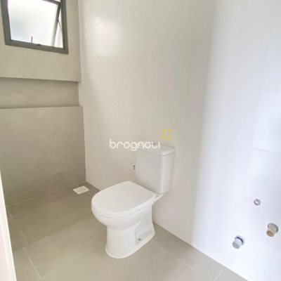 Apartamento com 90m², 2 quartos (sendo 1 suíte), 1 garagem, no bairro Ingleses em Florianópolis