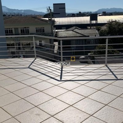 Casa com 247m², 3 quartos (sendo 1 suíte), 1 garagem, no bairro Barreiros em São José