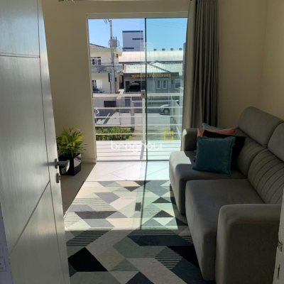 Casa com 247m², 3 quartos (sendo 1 suíte), 1 garagem, no bairro Barreiros em São José