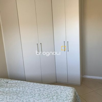 Casa com 247m², 3 quartos (sendo 1 suíte), 1 garagem, no bairro Barreiros em São José