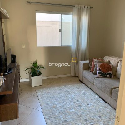 Casa com 247m², 3 quartos (sendo 1 suíte), 1 garagem, no bairro Barreiros em São José