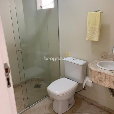 Casa com 247m², 3 quartos (sendo 1 suíte), 1 garagem, no bairro Barreiros em São José