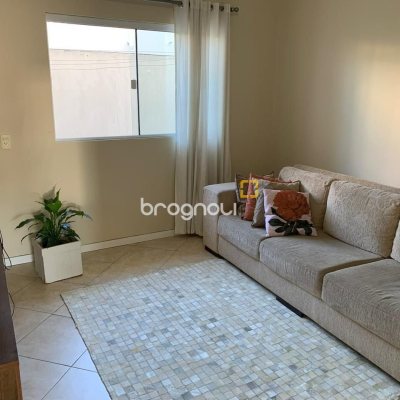 Casa com 247m², 3 quartos (sendo 1 suíte), 1 garagem, no bairro Barreiros em São José