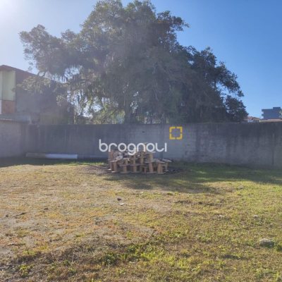 Terreno com 724m², no bairro Fazenda Santo Antônio em São José