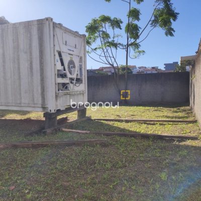 Terreno com 724m², no bairro Fazenda Santo Antônio em São José