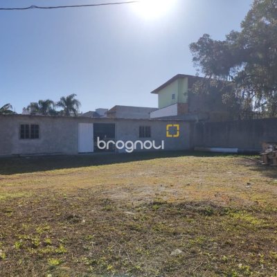 Terreno com 724m², no bairro Fazenda Santo Antônio em São José