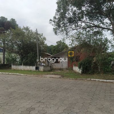 Terreno com 1850m², no bairro Carianos em Florianópolis