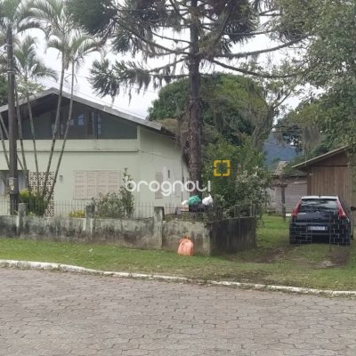 Terreno com 1850m², no bairro Carianos em Florianópolis