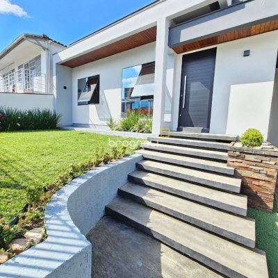 Casa com 160m², 3 quartos (sendo 1 suíte), 2 garagens, no bairro Barreiros em São José