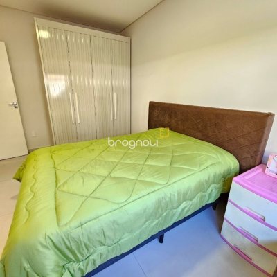 Casa com 160m², 3 quartos (sendo 1 suíte), 2 garagens, no bairro Barreiros em São José