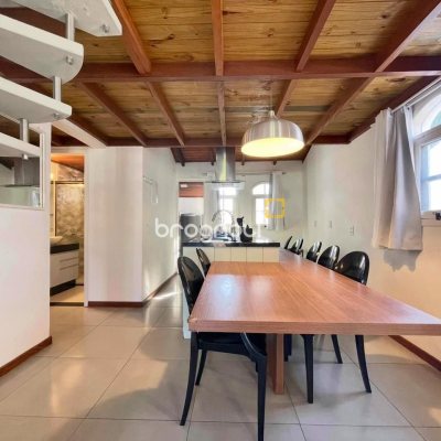 Casa de Condomínio com 63m², 2 quartos (sendo 1 suíte), 1 garagem, no bairro Cachoeira do Bom Jesus em Florianópolis