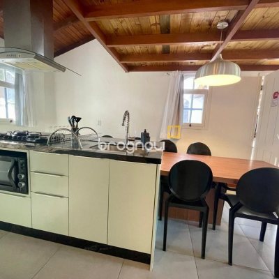 Casa de Condomínio com 63m², 2 quartos (sendo 1 suíte), 1 garagem, no bairro Cachoeira do Bom Jesus em Florianópolis