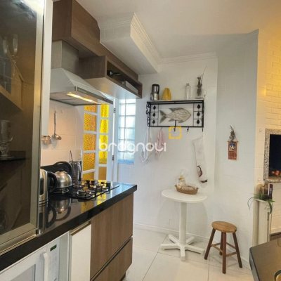 Apartamento com 76m², 2 quartos (sendo 1 suíte), 2 garagens, no bairro Praia Brava em Florianópolis