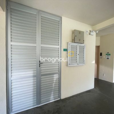 Apartamento com 76m², 2 quartos (sendo 1 suíte), 2 garagens, no bairro Praia Brava em Florianópolis
