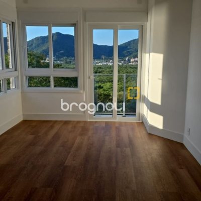 Apartamento com 133m², 3 quartos (sendo 3 suítes), 3 garagens, no bairro João Paulo em Florianópolis