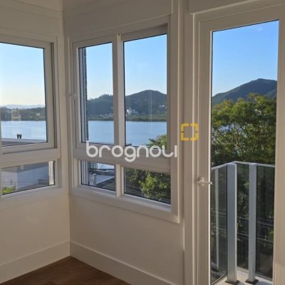 Apartamento com 133m², 3 quartos (sendo 3 suítes), 3 garagens, no bairro João Paulo em Florianópolis