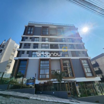 Apartamento com 60m², 1 quarto (sendo 1 suíte), 1 garagem, no bairro Carvoeira em Florianópolis