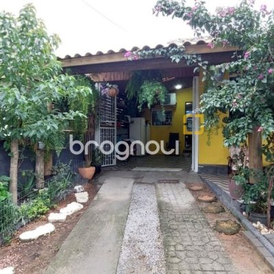 Casa com 90m², 4 quartos, 2 garagens, no bairro Rio Vermelho em Florianópolis