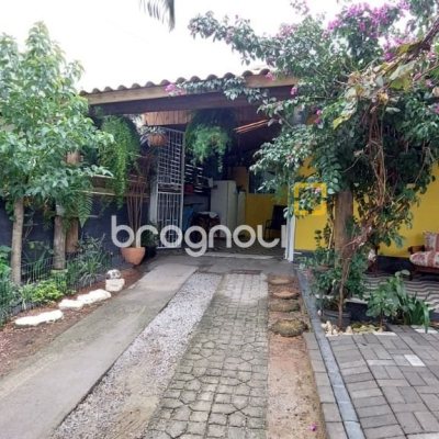 Casa com 90m², 4 quartos, 2 garagens, no bairro Rio Vermelho em Florianópolis