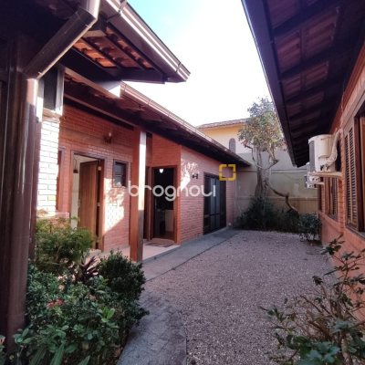 Casa com 188m², 5 quartos (sendo 1 suíte), 3 garagens, no bairro Ingleses em Florianópolis