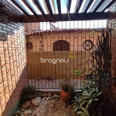 Casa com 188m², 5 quartos (sendo 1 suíte), 3 garagens, no bairro Ingleses em Florianópolis