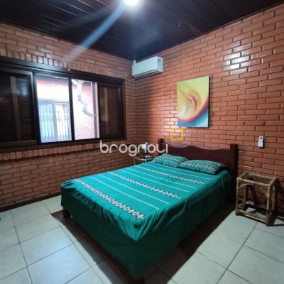 Casa com 188m², 5 quartos (sendo 1 suíte), 3 garagens, no bairro Ingleses em Florianópolis