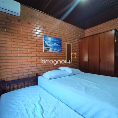 Casa com 188m², 5 quartos (sendo 1 suíte), 3 garagens, no bairro Ingleses em Florianópolis