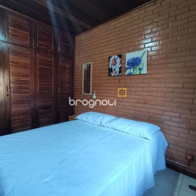 Casa com 188m², 5 quartos (sendo 1 suíte), 3 garagens, no bairro Ingleses em Florianópolis