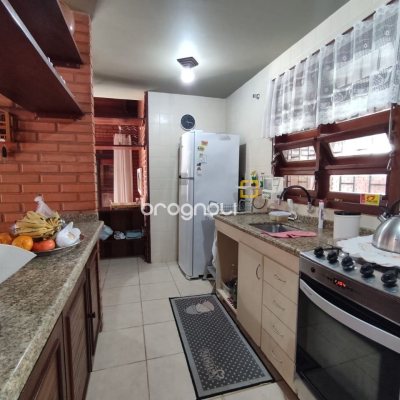 Casa com 188m², 5 quartos (sendo 1 suíte), 3 garagens, no bairro Ingleses em Florianópolis