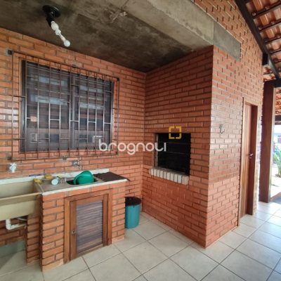 Casa com 188m², 5 quartos (sendo 1 suíte), 3 garagens, no bairro Ingleses em Florianópolis