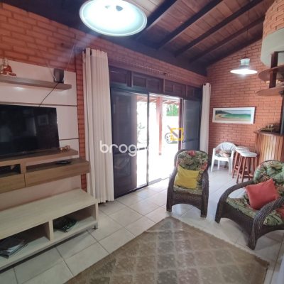 Casa com 188m², 5 quartos (sendo 1 suíte), 3 garagens, no bairro Ingleses em Florianópolis