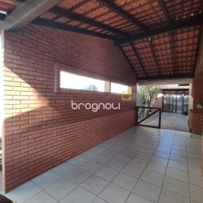 Casa com 188m², 5 quartos (sendo 1 suíte), 3 garagens, no bairro Ingleses em Florianópolis