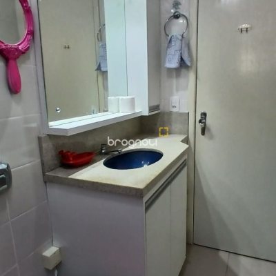 Apartamento com 131m², 3 quartos (sendo 2 suítes), 1 garagem, no bairro Balneário em Florianópolis