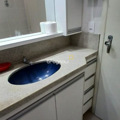 Apartamento com 131m², 3 quartos (sendo 2 suítes), 1 garagem, no bairro Balneário em Florianópolis