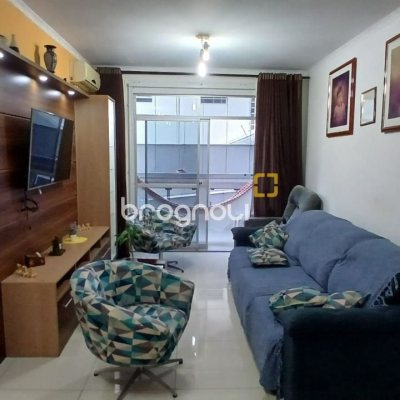 Apartamento com 131m², 3 quartos (sendo 2 suítes), 1 garagem, no bairro Balneário em Florianópolis