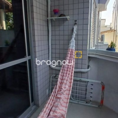 Apartamento com 131m², 3 quartos (sendo 2 suítes), 1 garagem, no bairro Balneário em Florianópolis