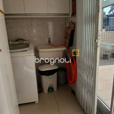 Apartamento com 131m², 3 quartos (sendo 2 suítes), 1 garagem, no bairro Balneário em Florianópolis