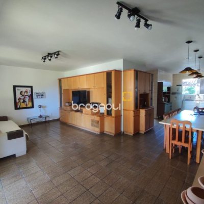 Casa com 110m², 3 quartos, 2 garagens, no bairro Enseada de Brito em Palhoça