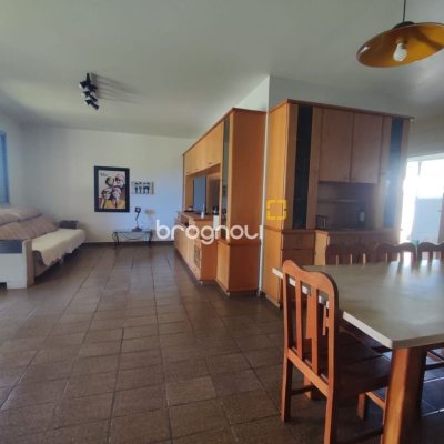 Casa com 110m², 3 quartos, 2 garagens, no bairro Enseada de Brito em Palhoça