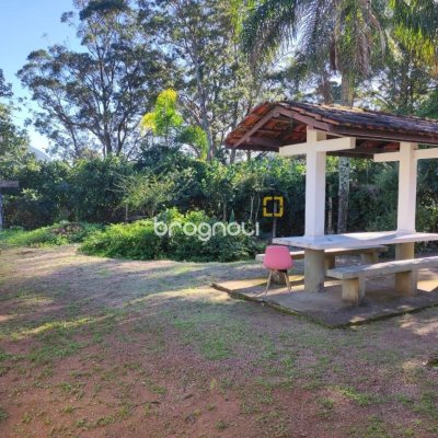 Casa com 110m², 3 quartos, 2 garagens, no bairro Enseada de Brito em Palhoça