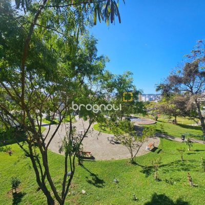Casa com 350m², 4 quartos (sendo 3 suítes), 2 garagens, no bairro Canto em Florianópolis