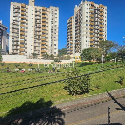Casa com 350m², 4 quartos (sendo 3 suítes), 2 garagens, no bairro Canto em Florianópolis