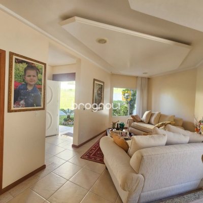 Casa com 350m², 4 quartos (sendo 3 suítes), 2 garagens, no bairro Canto em Florianópolis