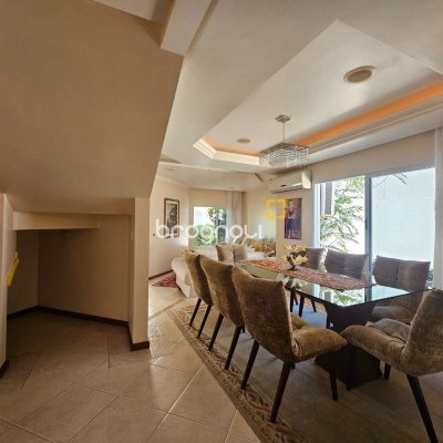 Casa com 350m², 4 quartos (sendo 3 suítes), 2 garagens, no bairro Canto em Florianópolis