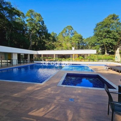 Apartamento com 69m², 2 quartos (sendo 1 suíte), 2 garagens, no bairro Itacorubi em Florianópolis