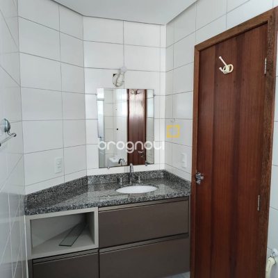 Apartamento com 142m², 2 quartos (sendo 2 suítes), 20 garagens, no bairro Lagoa da Conceição em Florianópolis