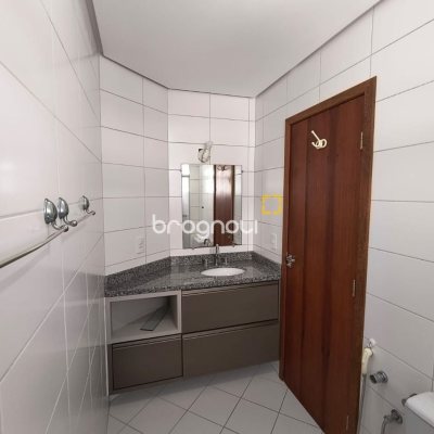 Apartamento com 142m², 2 quartos (sendo 2 suítes), 20 garagens, no bairro Lagoa da Conceição em Florianópolis