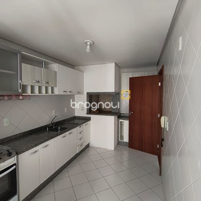 Apartamento com 142m², 2 quartos (sendo 2 suítes), 20 garagens, no bairro Lagoa da Conceição em Florianópolis
